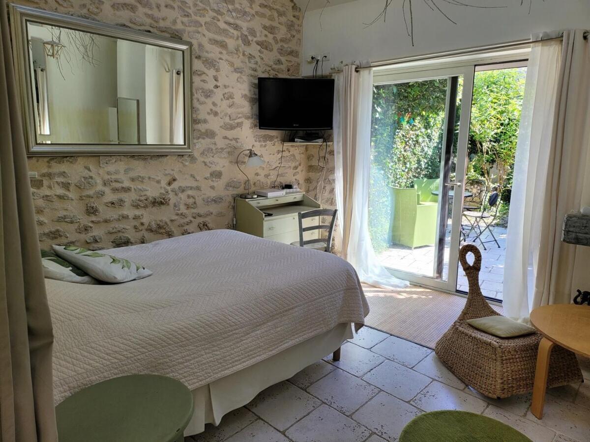 Gite Milly - 2 Studios En Coeur De Ville Værelse billede